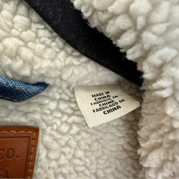 Levi's Premium Ex-Boyfriend Sherpa Trucker Jacket - Picture 8 of 8